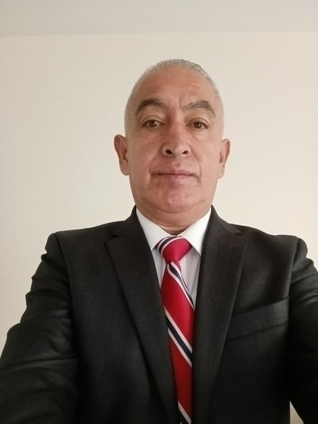 Mtro. Benigno Adalberto Robles Moreno